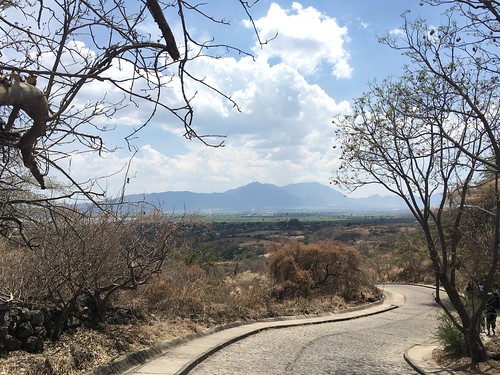 guachimontones mexico apr2018 jalisco teuchitlán mountain scenery road sky historic