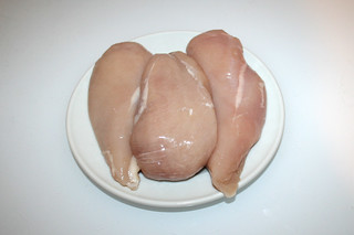 01 - Zutat Hähnchenbrustfilet / Ingredient chicken breast filet