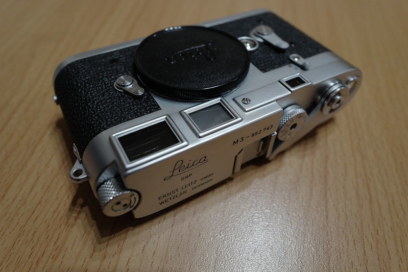 Leica M3軍艦部左