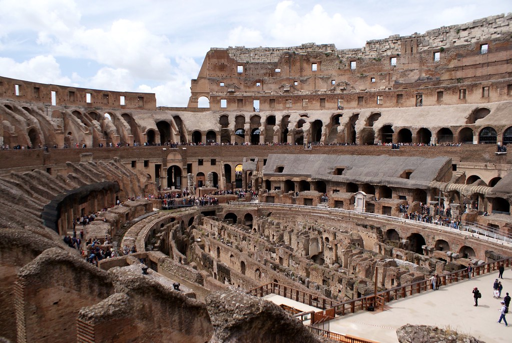 A l'intérieur du Colisée à Rome.