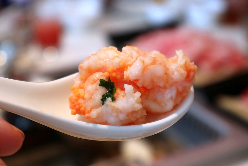Shrimp dumpling with roe
