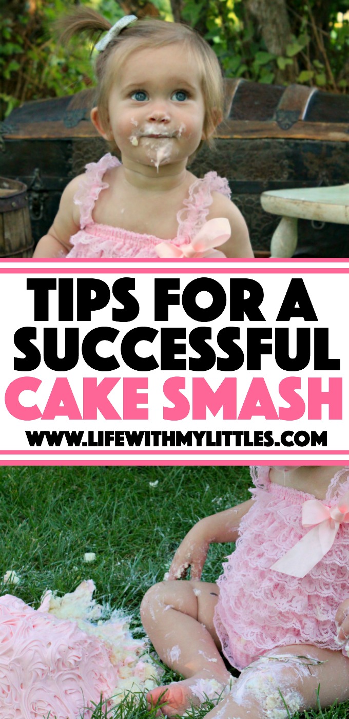 How to take your own cake smash photos and have it be a success! These cake smash tips are so helpful! And the pictures are adorable!