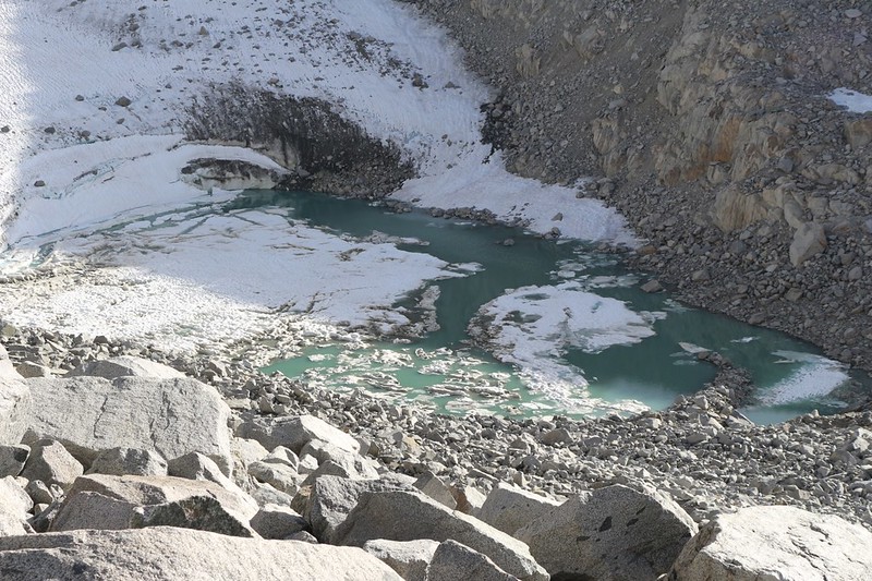 Zoomed-in view of Palisade Glacier Lake with plenty of floating ice chunks - still thawing for Summer