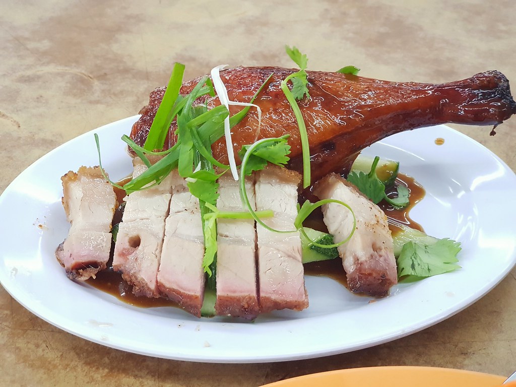 鸭腿加烧肉饭 Duck Leg with Roasted Pork Rice $10.50 @ 连记 Lian Kee Hainan Chicken Rice at 新永顺 Restoran Weng Soon Jaya USJ17
