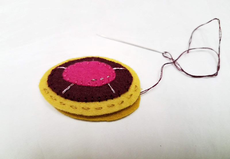Gold Ring pattern by Larissa Holland as stitched by floresita for Feeling Stitchy