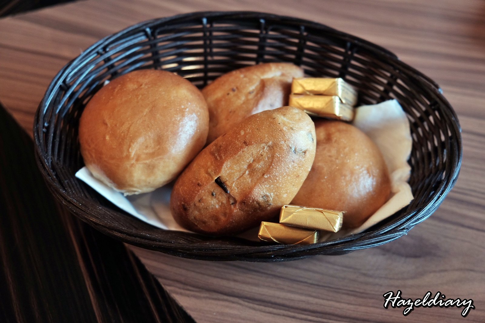 Porta x Ah Hua Kelong Fish Farm-Bread