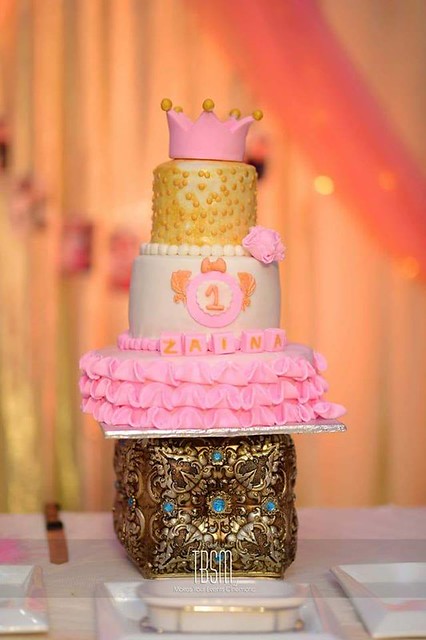 Cake by Madiha Zubair