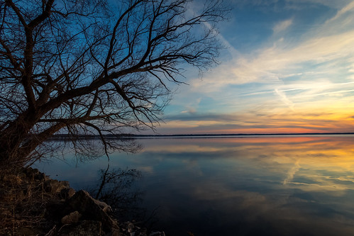 canon stoughton wisconsin us unitedstates lakekegonsastatepark sunset water reflection trees silhouette clouds