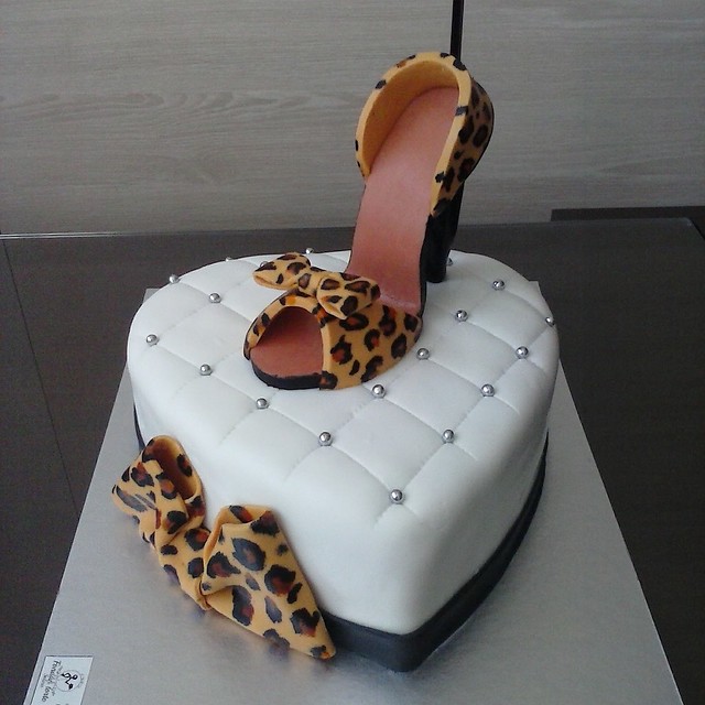 Cake by Fondan Torte Selma