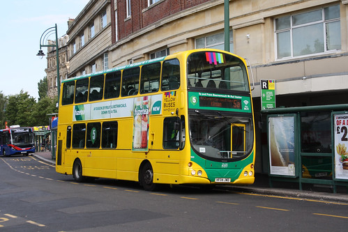 Yellow Buses 183 HF04JWD