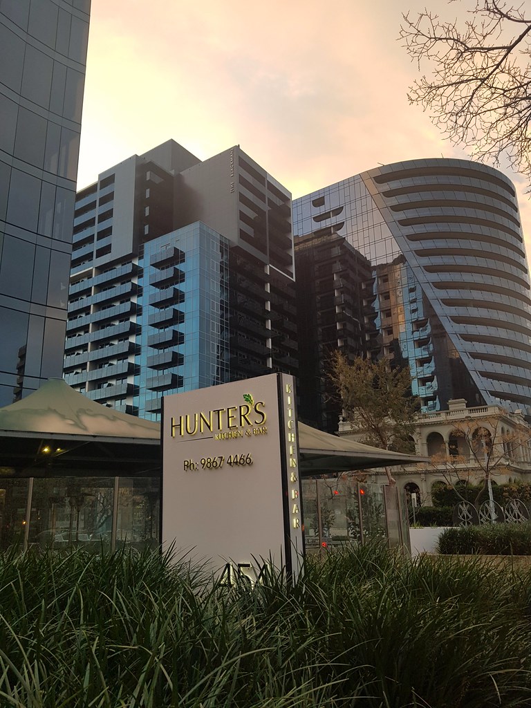 @ Hunter's Kitchen & Bar 454 St.Kilda Road Melbourne Australia