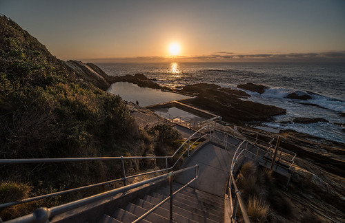 pentax k1 irix15mmf24blackstone sunrise bluepool coast shoreline ocean baths stairway bermagui dailyinapril2018