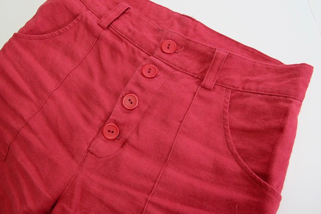 Lander pants in red linen