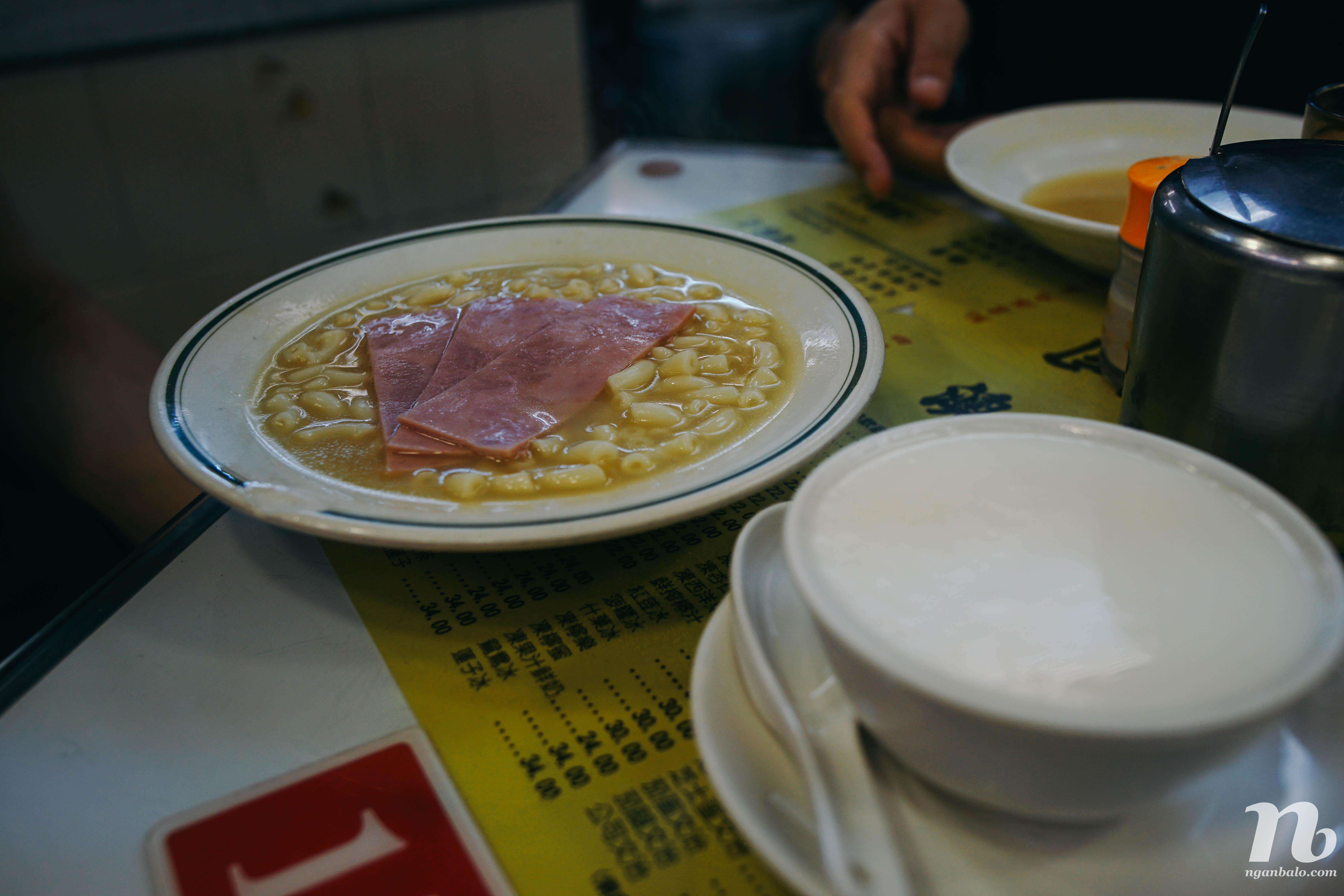4 ngày du lịch Hong Kong – (3) Ăn sáng ở Hong Kong
