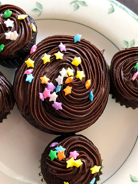 Perfecting Recipes: Chocolate Cupcakes with Mocha Frosting