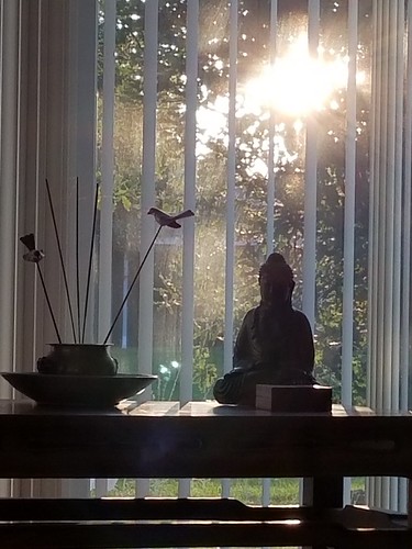 sunset sun flare buddha incense reflection s8 20180801altar1buddha