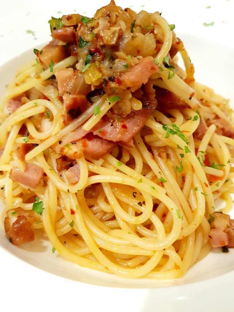 熏烟鴨意大利面羅宋湯Smoked Duck Spaghetti w/ABC Soup $17.99 @ Ratatouille at Sunway Geo Avenue