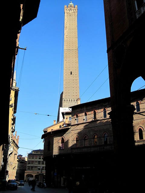 Torre de Bolonia
