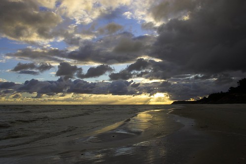 sea clouds sunrise geotagged poland polska baltic bałtyk gerange3000 geotoolgmif getilt600000 geolat54833276 geolon18261337 gehead810000