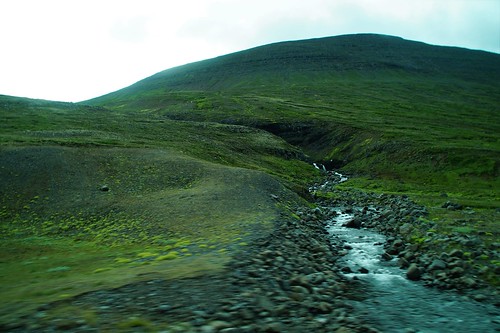 Un par de cascadas y fiordos del este, bastante coche, incluido incidente - Islandia en grupo organizado (47)