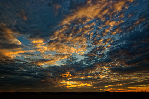 sunrise dawn colourful clouds scunthorpe northlincolnshire sky light canon eos1dxmk2 bluesky