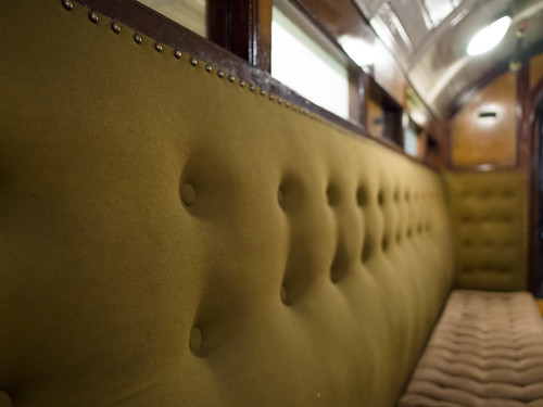 City & South London Railway passenger carriage, "padded cell" type