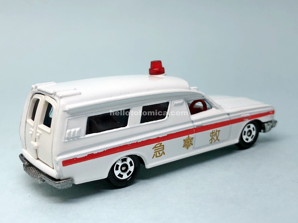 トミカ 1975 日本製 トヨタ 救急車 No.40 1/70 - メルカリ