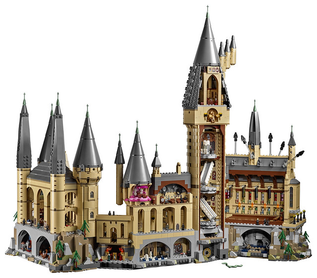LEGO Announces Massive 6020 Piece Hogwarts Castle