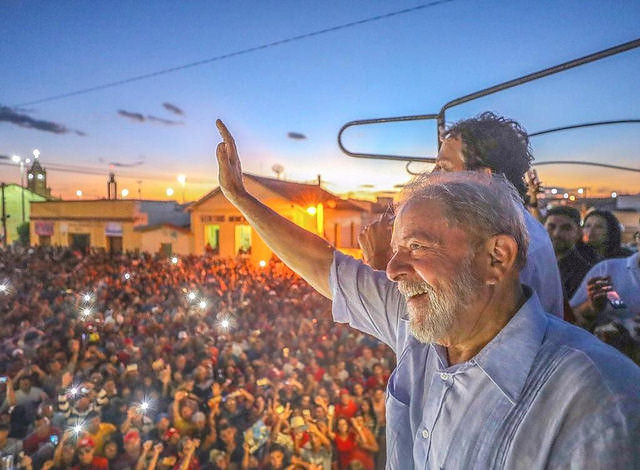 Según un sondeo realizado entre los días 18 y 20 de julio, Lula vencería las elecciones en todos los escenarios - Créditos: Foto: Ricardo Stuckert