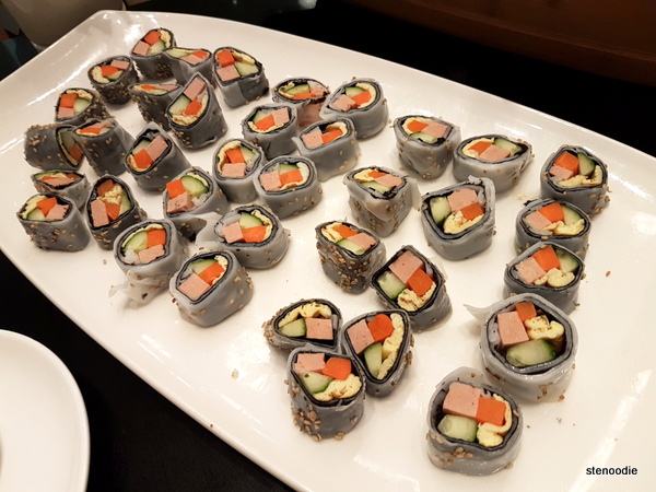  Vegetarian sushi
