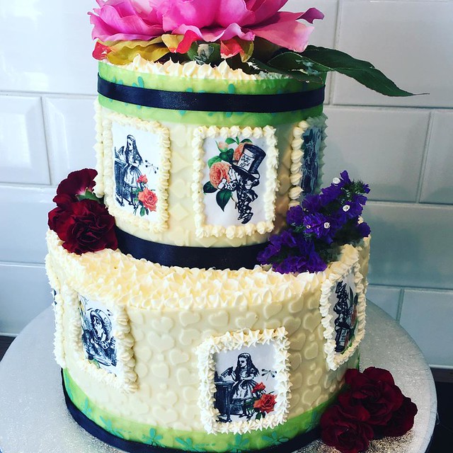Cake by Mell's Cakes and Bakes