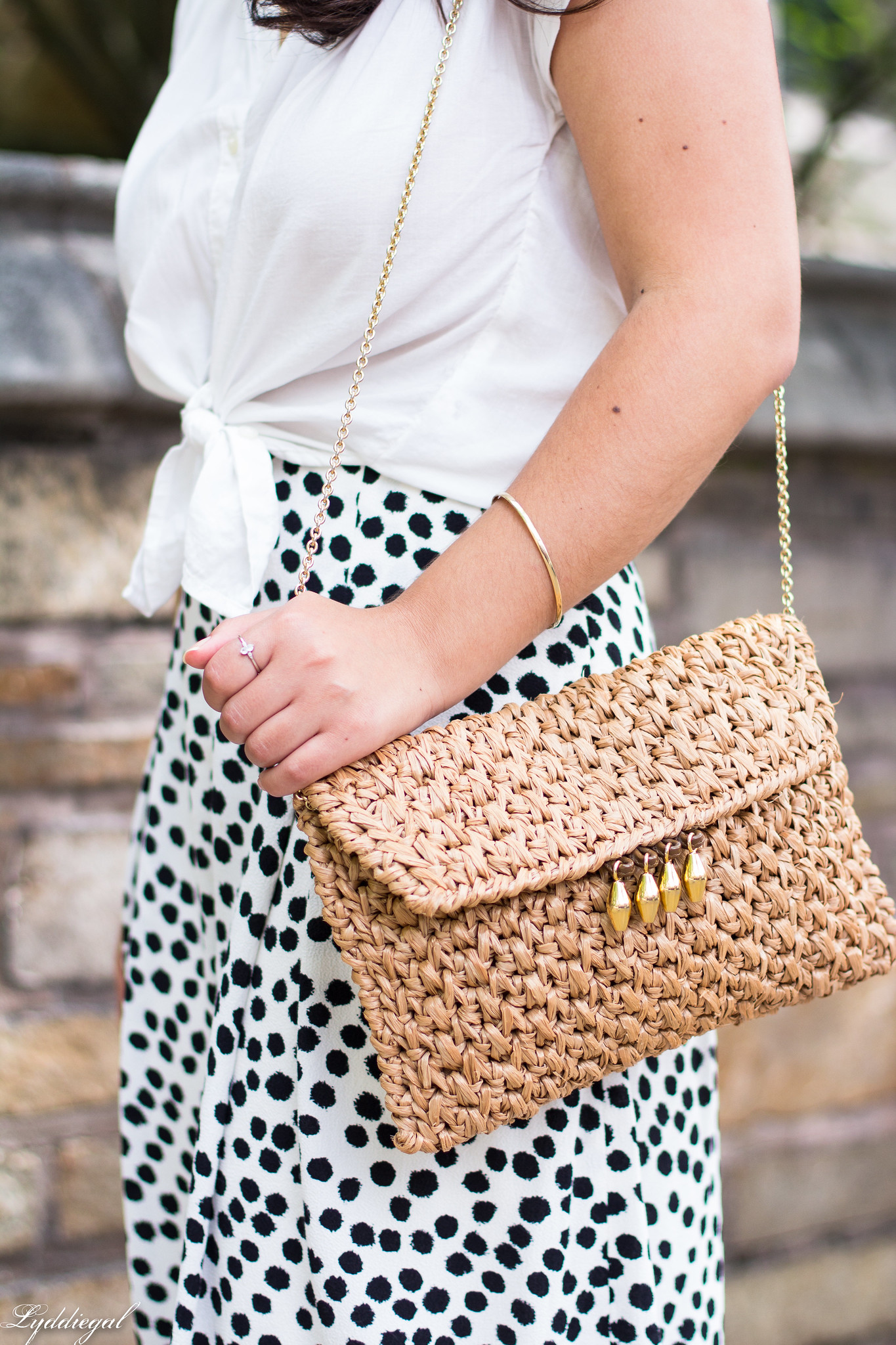 white knotted button down, dalmatian print skirt, straw bag-14.jpg