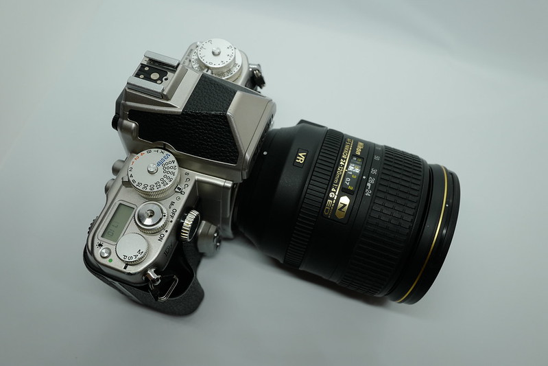 Nikon Df+AF S NIKKOR 24 120mm F4G ED VR上部