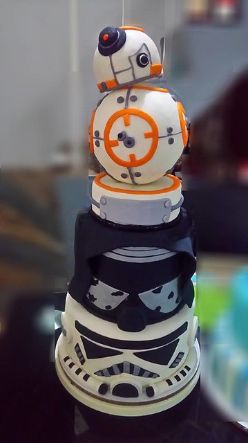 Star Wars Cake by Tricia May Viguilla of Sweettooth Cake & Art