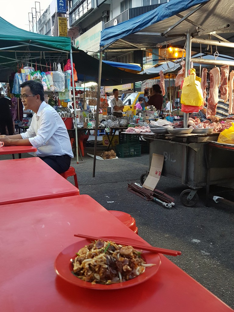 炒粿條 Char Koay Teow rm$7 @ 彩虹槟城炒粿條 Rainbow Penang Char Koay Teow at @ SS2 Morning Market