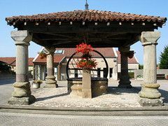 puits médiéval (POUSSAY,FR88) - Photo of Dombasle-en-Xaintois
