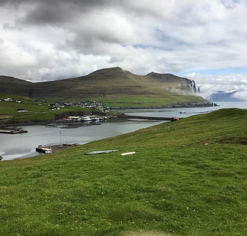 Diario de Viaje Islas Feroe - El Reino de Thor - Blogs of Denmark - DIA 1 - Lago Sørvágsvatn, acantilados de Vestmanna y Saksun (6)