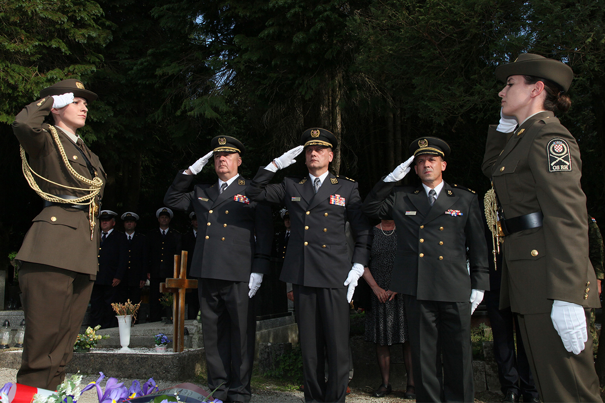 Izaslanstva na posljednjem počivalištu generala Bobetka