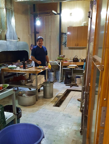 kitchen people iran doroud keuken restaurant eten voedsel smakelijketen mensen kok koken gastronomie onderweg dorud petervelthoen