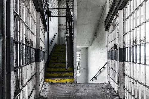sugarland texas tx htx houstontexas htown houston houstontx hou jail inmate prison unit bars cell stairs gritty decay urbanexploration urbandecay raulcano photography landscape canon 80d