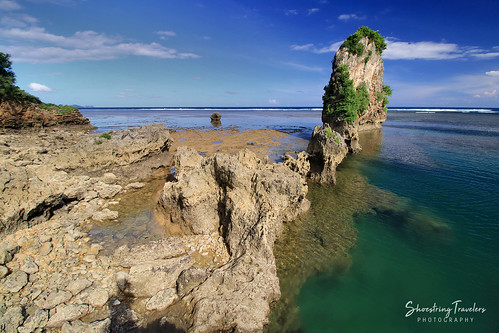 twinrockbeach igangbeach rock virac catanduanes bicolregion philippines landscape water waterscape sea seascape seaside shore coast outdoor