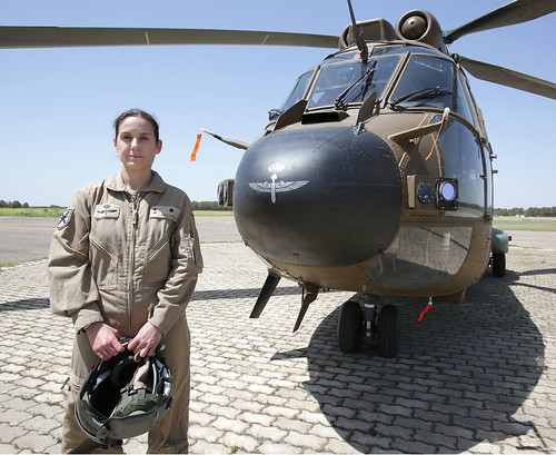 unidad de #helis de las Fuerzas Aeromóviles #EjércitodeTierra al mando de la comandante Gallego