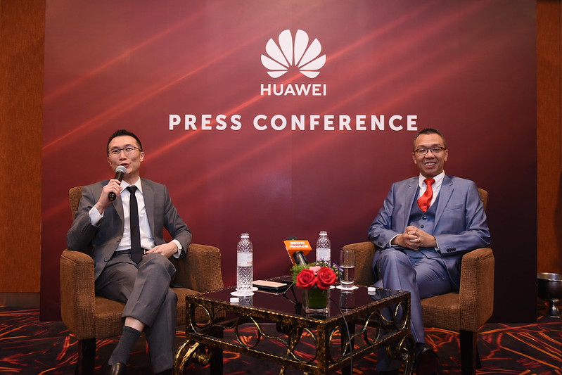 9. (L) Luke Au, Product Marketing Director, Huawei Malaysia (R) Matthew Ng, Deputy Country Director, Huawei Malaysia