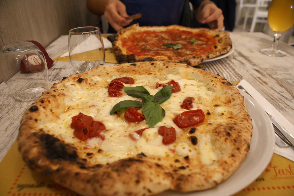 Pizza de Naples : Splendeur et simplicité