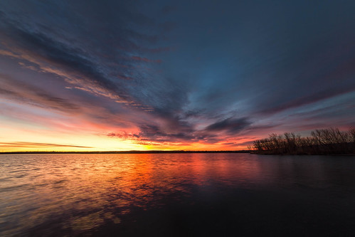 sunrise dawn daybreak lake reflections clouds lakechatfield chatfieldstatepark colorado landscape