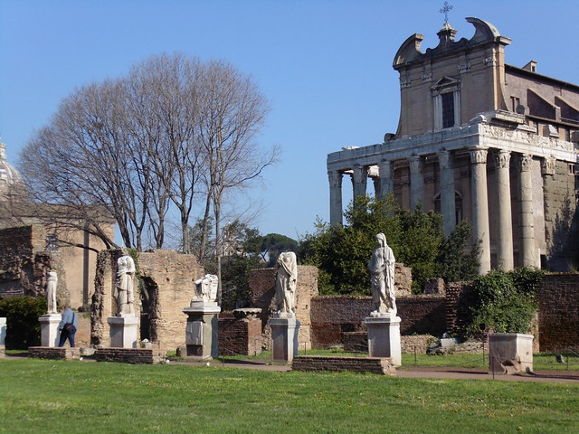 ¿Dinosaurios en la Antigua Roma? - Aciertos y errores en ROMA y alrededores (2)