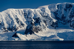 Antarctic mountains around 65º S