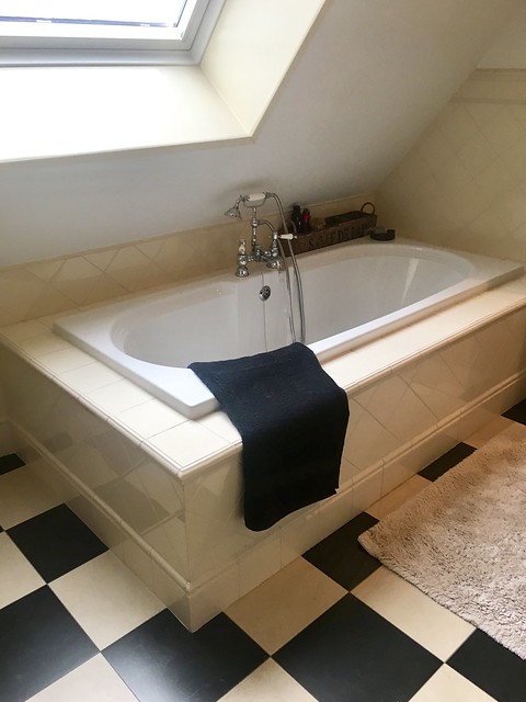 Zwart witte tegels badkamer