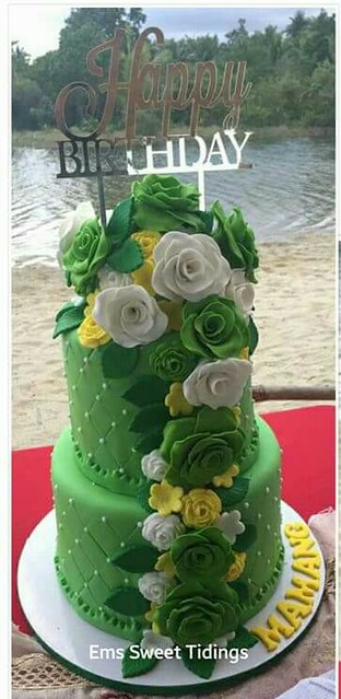 Floral Cake by Emily Villamor of Ems Sweet Tidings