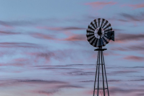 2018 april kevinpovenz westmichigan michigan ottawa ottawacounty ottawacountyparks windmill windy clouds sunrise early earlymorning chilly pink blue canon7dmarkii sigma150500